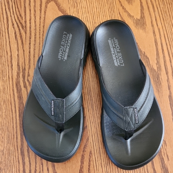 Skechers Other - Skechers Luxe Foam Flip Flops